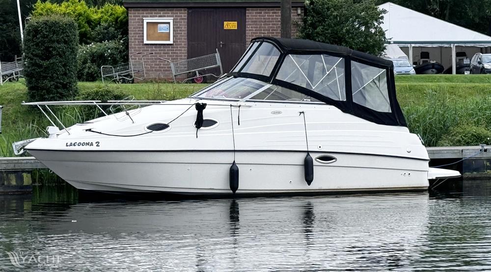 Regal 242 Commodore