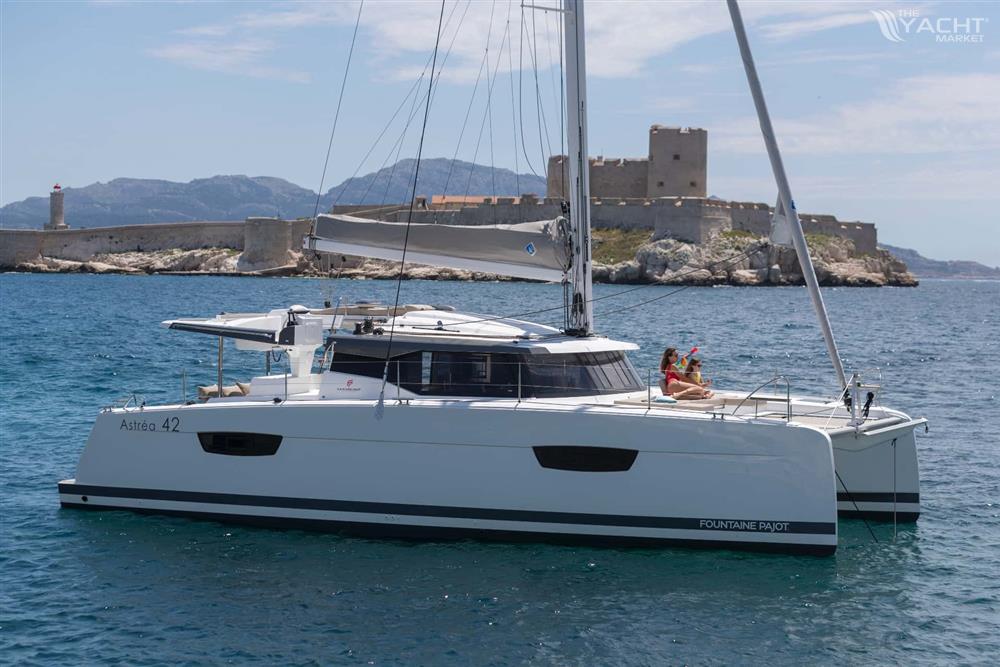Fountaine Pajot Astrea 42