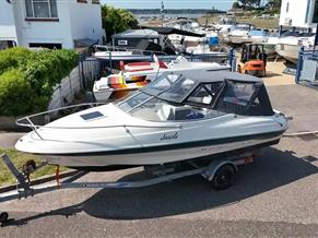 Bayliner 2052 Capri Cuddy