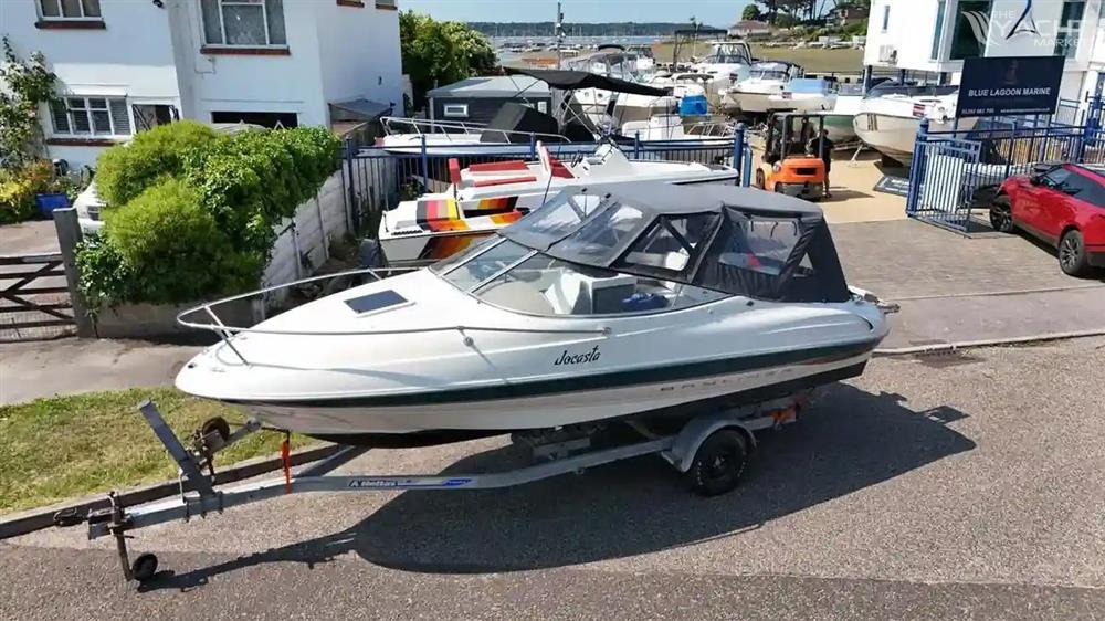 Bayliner 2052 Capri Cuddy