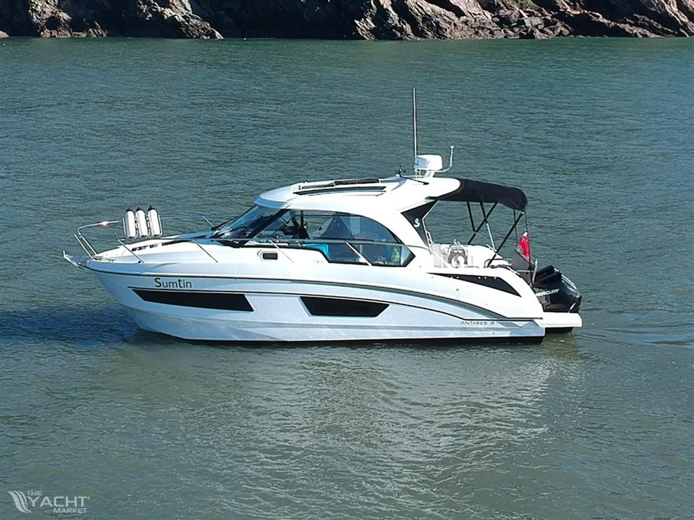 Beneteau Antares 9 - Default Image
