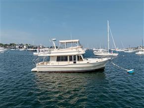 Mainship 400 Trawler