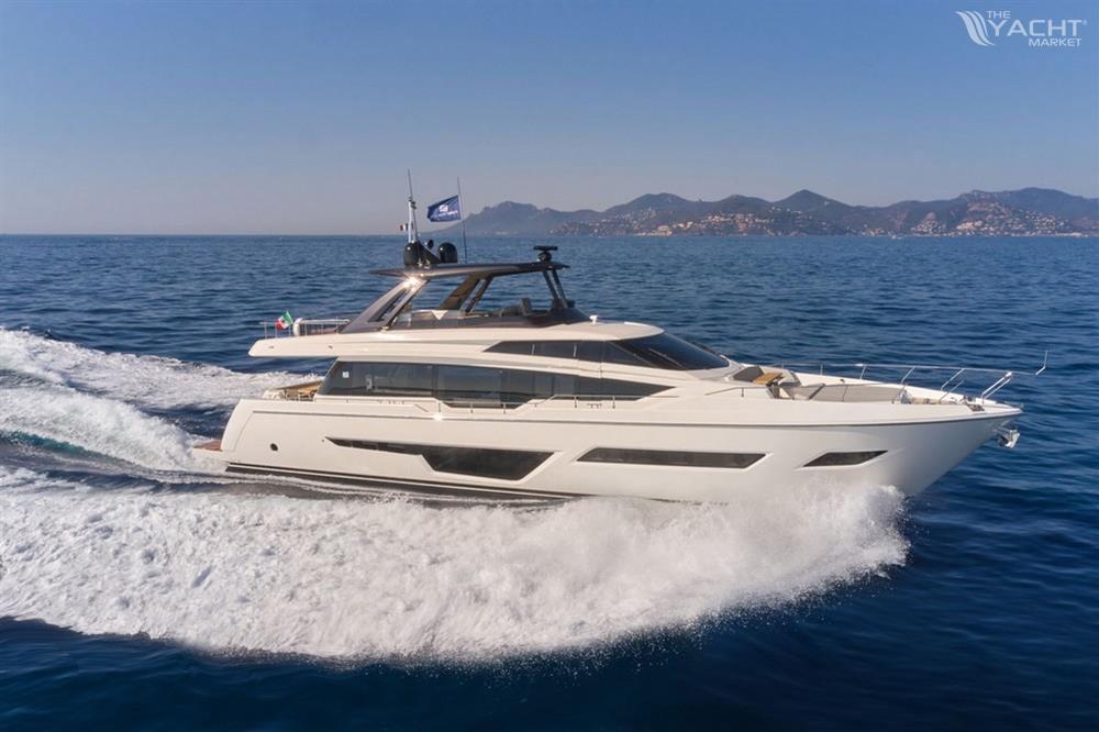 FERRETTI 780