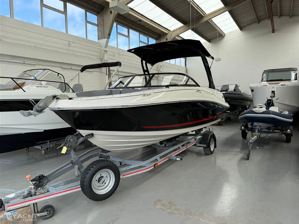 Bayliner VR5 Bowrider Inboard