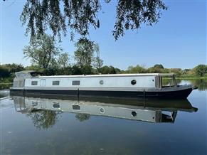 Collingwood 60' x 10' Baby Eurocruiser Wide Beam