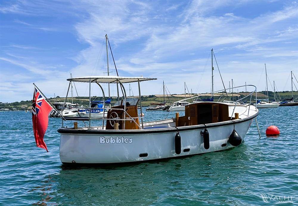 Island Plastics Tusker 27 - Default Image