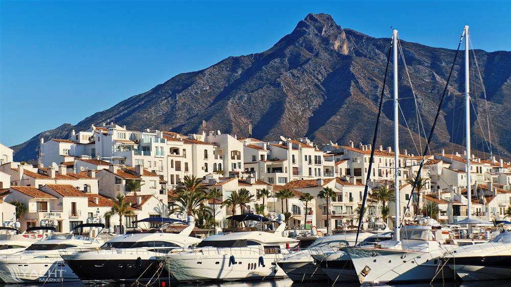 18 MT. BERTH IN PUERTO JOSE BANUS, MARBELLA, SPAIN SPAIN