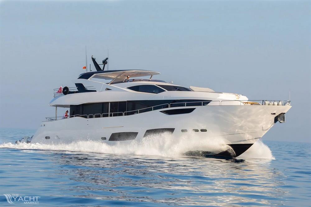 SUNSEEKER 95 Yacht