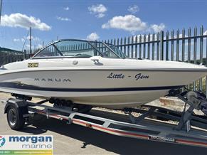 Maxum  1800 MX bow rider