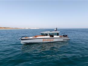 Axopar 37XC Cross Cabin