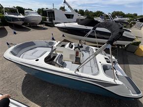 Bayliner M17