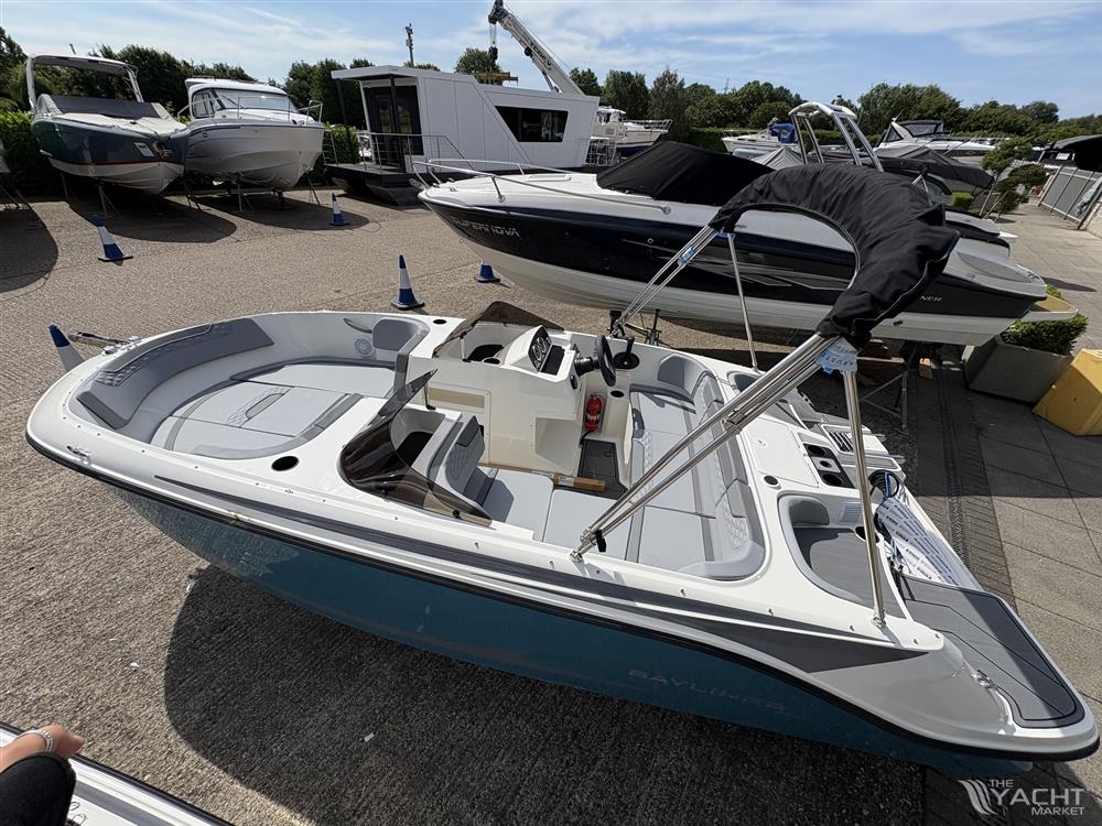 Bayliner M17