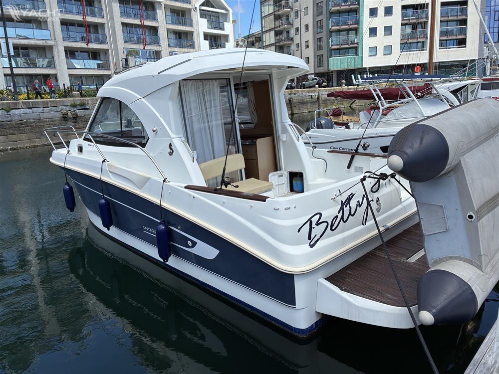Beneteau Antares 8 Inboard diesel