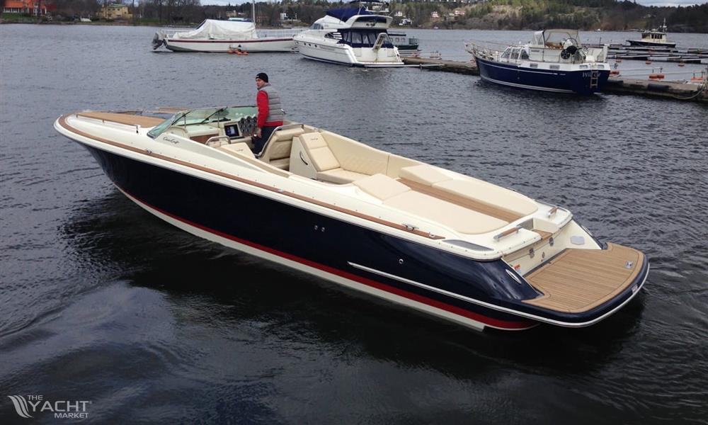 Chris-Craft Corsair 32
