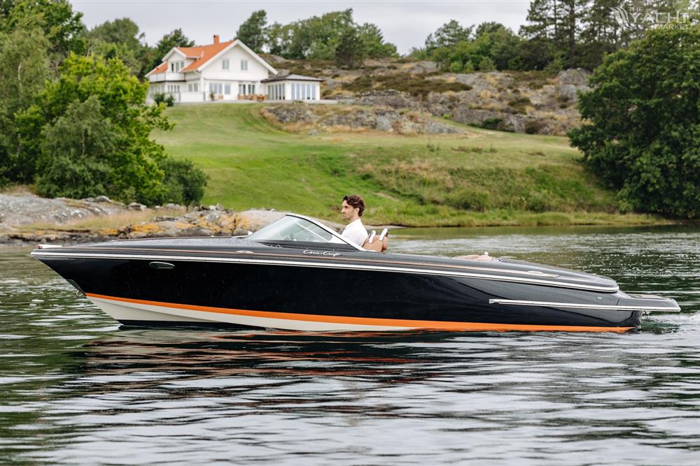 Chris Craft 20 Black Bullet