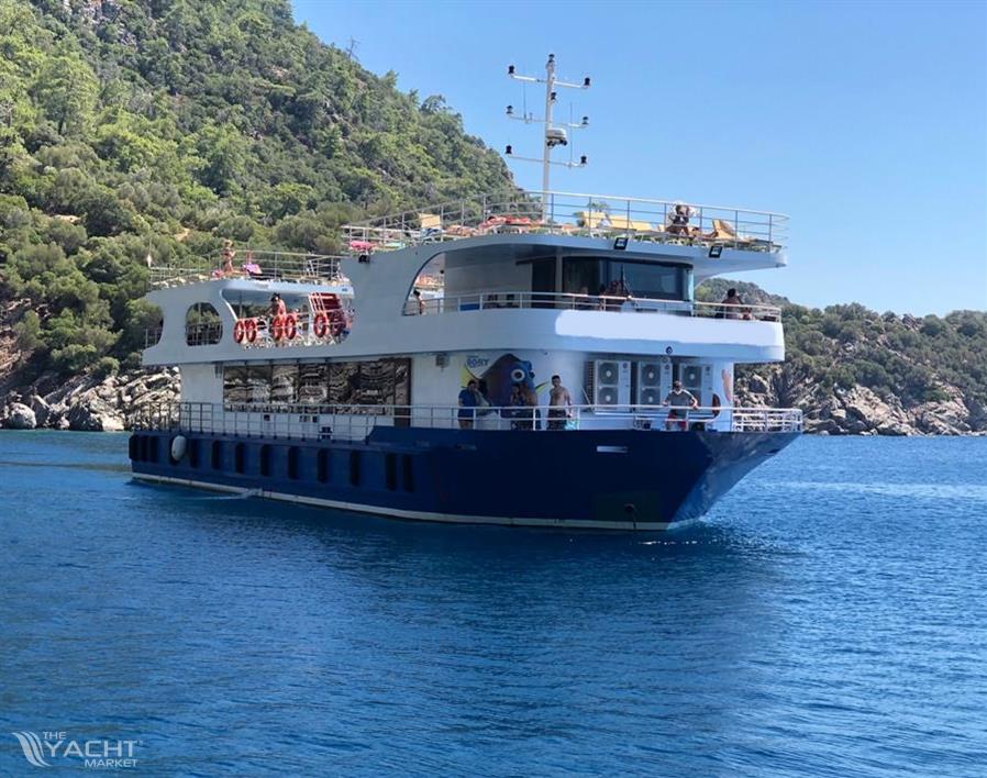 GLASS BOTTOM BOAT / DAY CRUISER