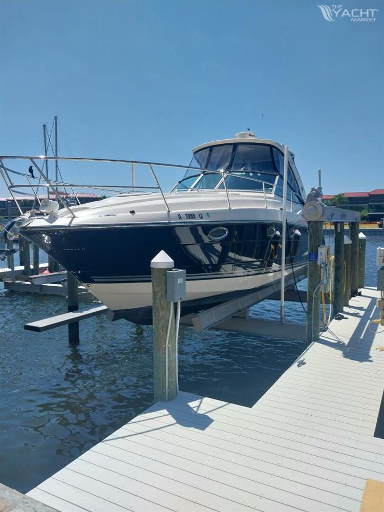 Monterey 340 Sport Yacht