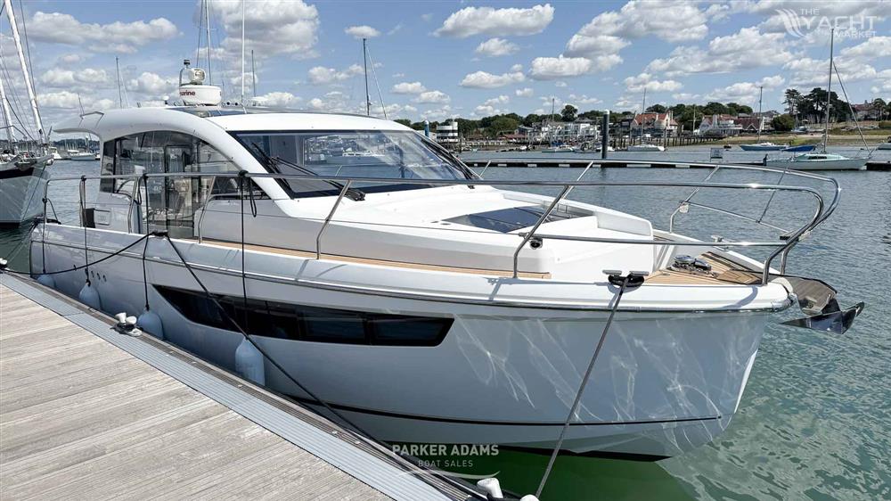 Sealine C330