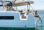 LAGOON 43