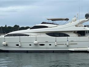 Ferretti Custom LINE 94