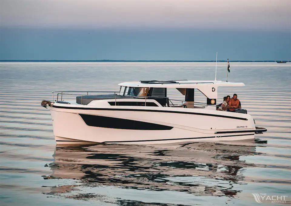 Delphia 10 Sedan