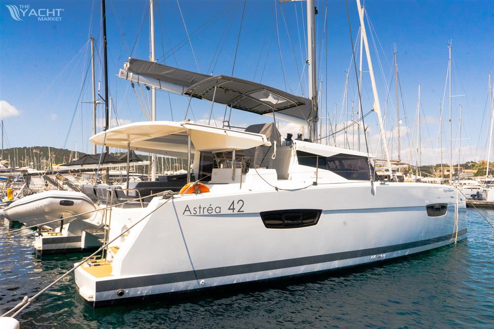 Fountaine Pajot Astrea 42