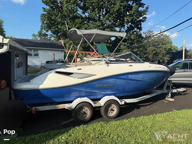 Sea-Doo Challenger 210 SE - 2011 Sea-Doo Challenger 210 SE - Photo #1