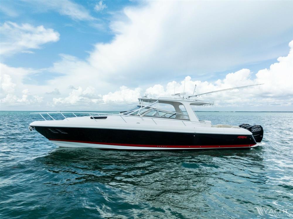 Intrepid 430 Sport Yacht