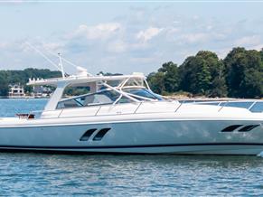 Intrepid 430 Sport Yacht