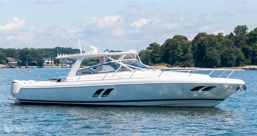 Intrepid 430 Sport Yacht