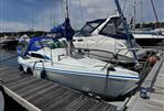 Hunter Horizon 272 - Alongside