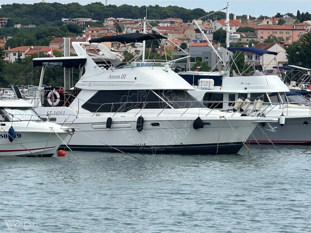 BAYLINER BAYLINER 3587 AFT CABIN