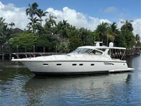 Tiara Yachts 5200 Express