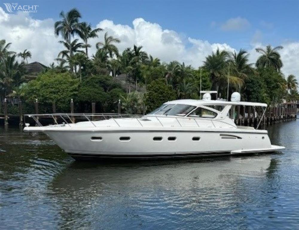 Tiara Yachts 5200 Express