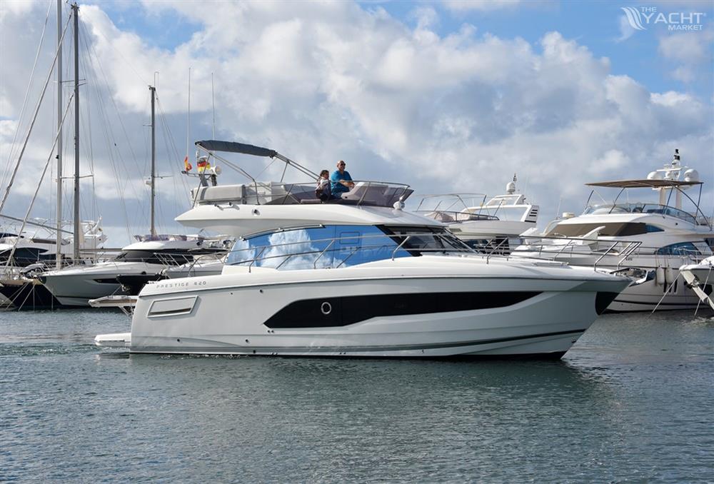 Prestige 420 Flybridge - Default Image