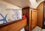 Jeanneau Sun Light 31 - Forecabin to starboard looking aft