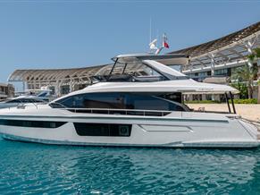 Azimut 68 Fly