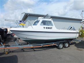 Pirate 22 Pilothouse