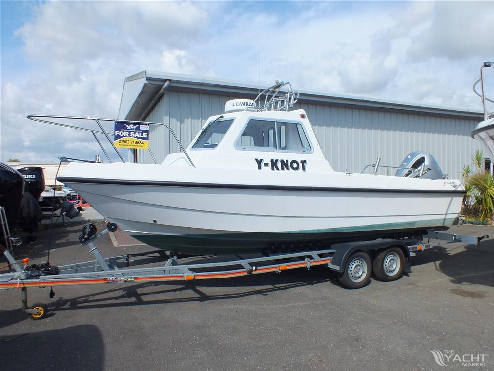 Pirate 22 Pilothouse