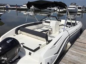 Bayliner DX 2200