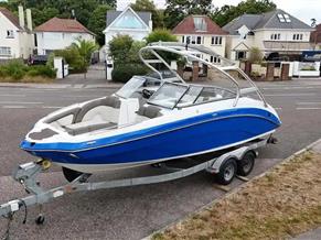 Yamaha Boats 242 Limited S