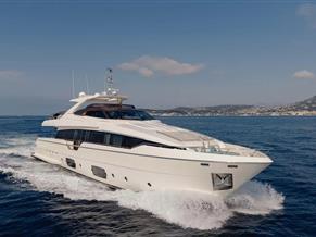 Ferretti 960