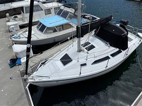 Catalina 270