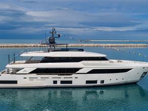 Custom Line Navetta 37
