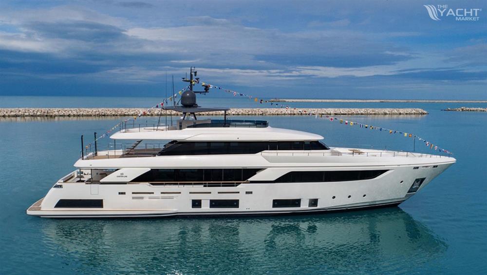 Custom Line Navetta 37 - Custom Line Navetta 37 (2022)