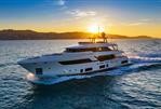 Custom Line Navetta 37 - Custom Line Navetta 37 (2022)