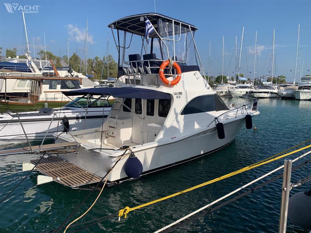 Luhrs 32