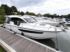 Sealine C330