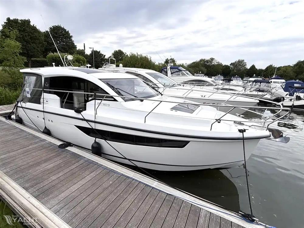 Sealine C330