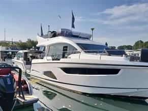 Sealine F430
